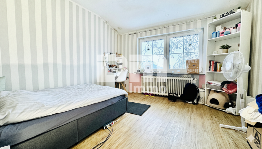 Umfangreich saniertes EFH inkl. PV-Anlage, Terrasse, Wintergarten und Garage - EG / OG KInderzimmer / GGäste / Büro